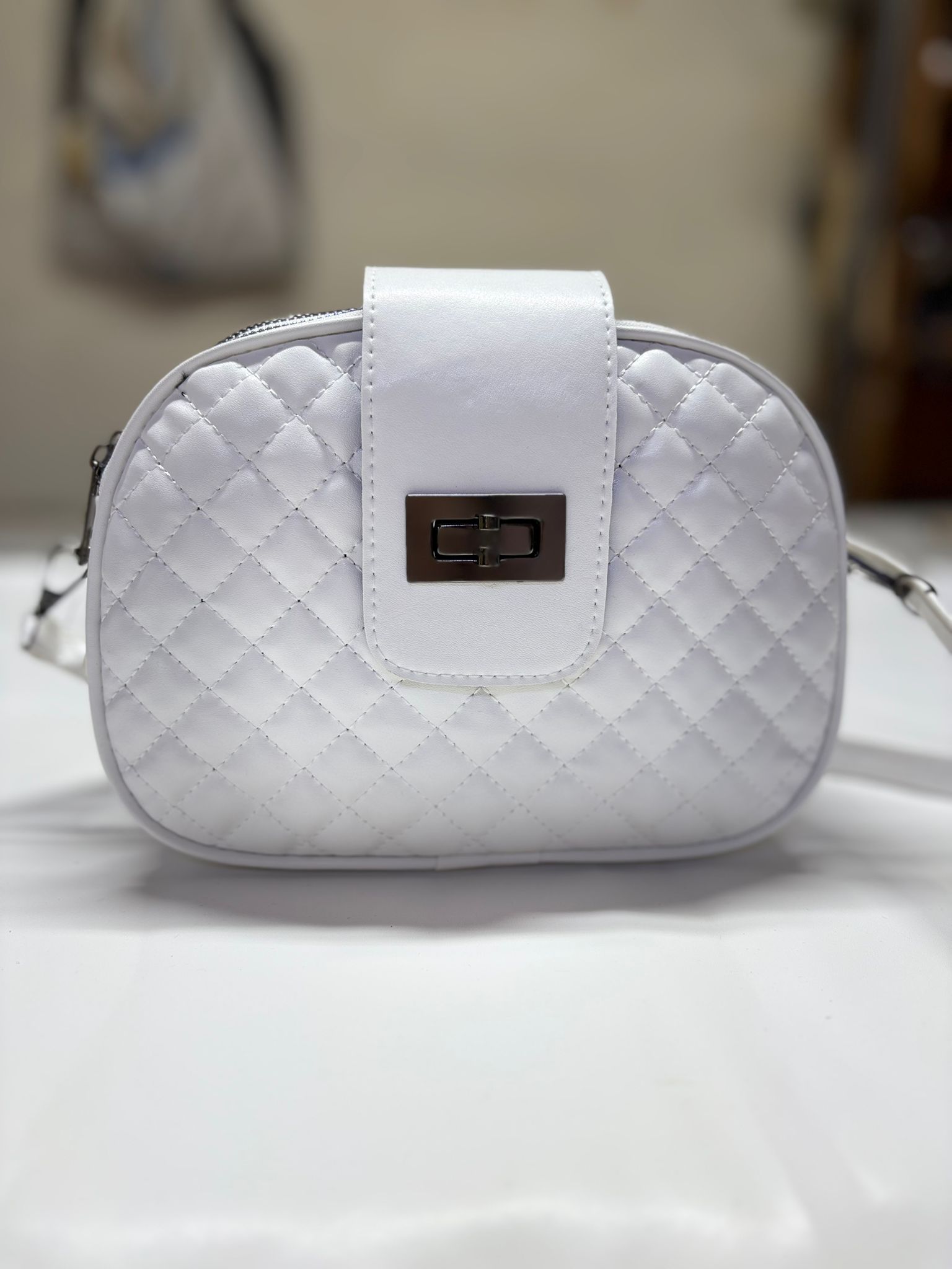 GENÇ BAYAN ÇANTALARI